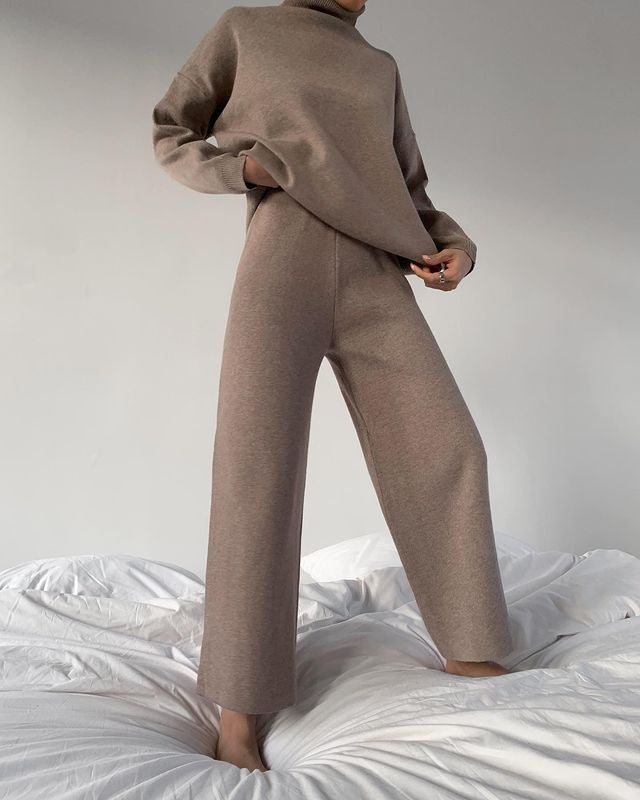 Women's loose fit solid color cotton knit two-piece casual suit set with relaxed silhouette