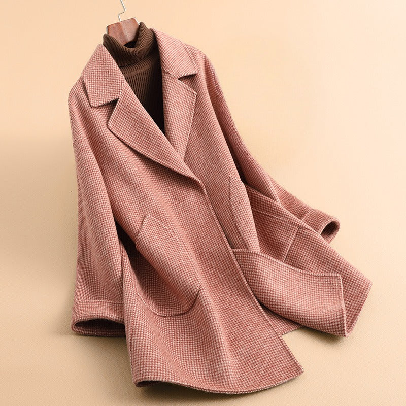 Women's relaxed fit knee-length wool-blend coat with notched lapel and patch pockets