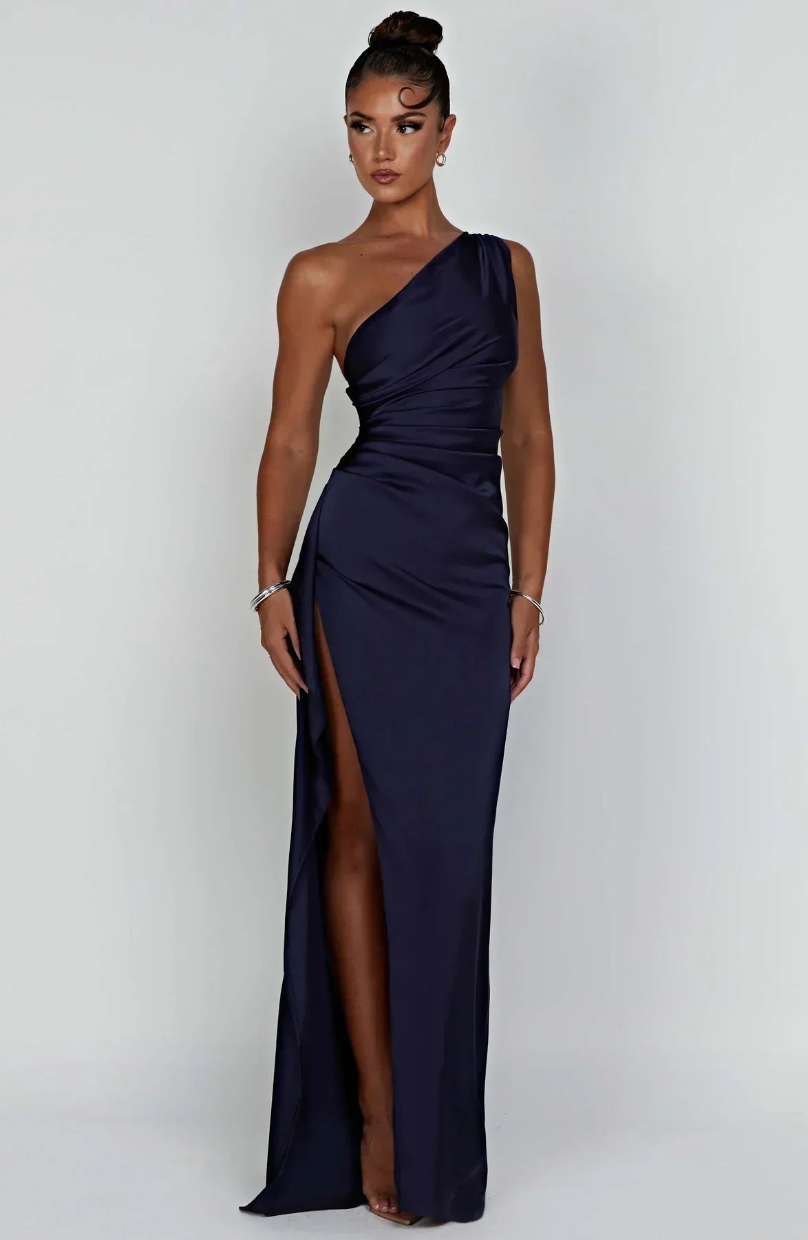 Women's satin one-shoulder pleated evening dress with high split and dramatic pleated detail
