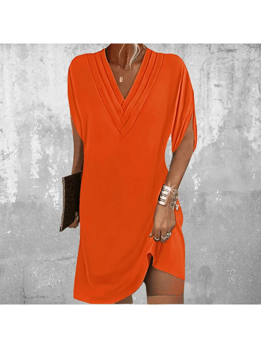 Elegant V-neck shift dress with tummy-covering silhouette in a lightweight versatile day-to-night style