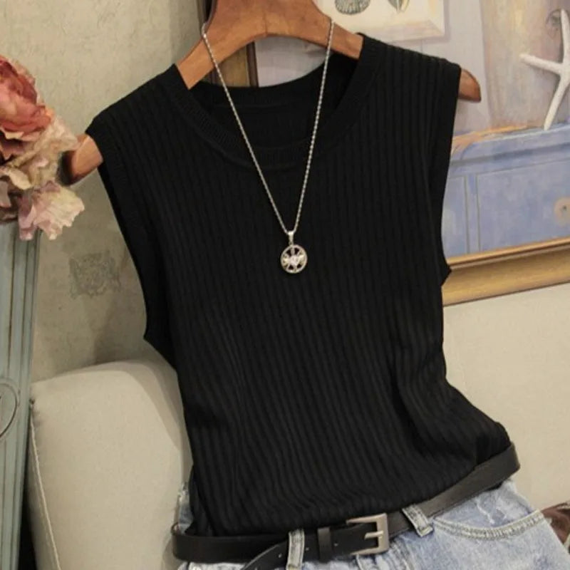 Women's sleeveless knitted vest in casual O-neck style, lightweight summer layering top