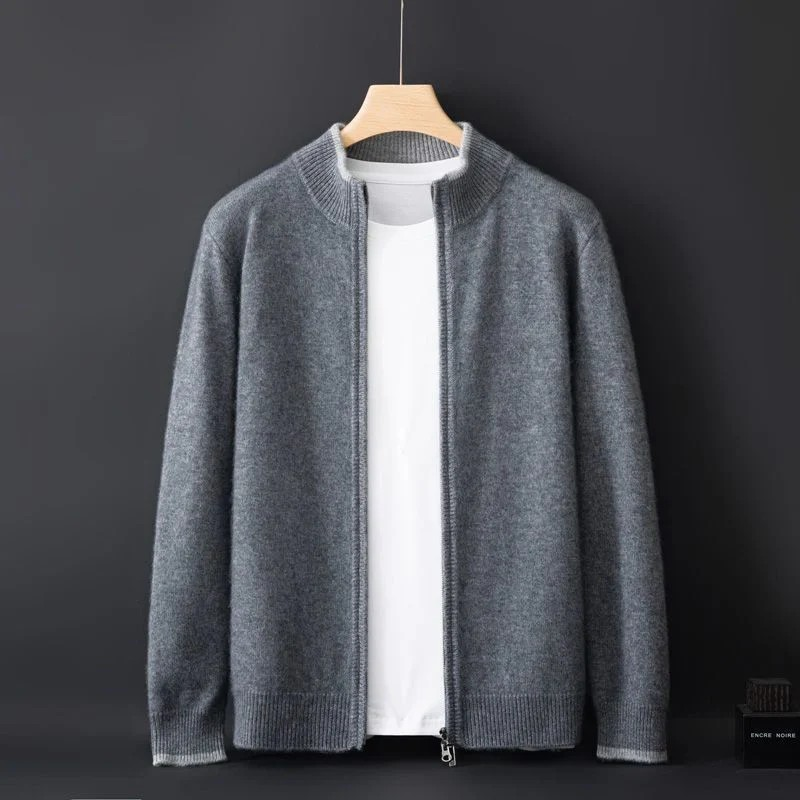 Men's lightweight zip jacket in modern slim fit with discreet zipper closure for office and casual wear