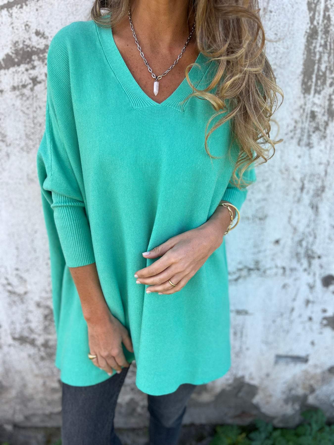 Women's relaxed V-neck winter sweater in soft knit with modern silhouette and cozy everyday fit