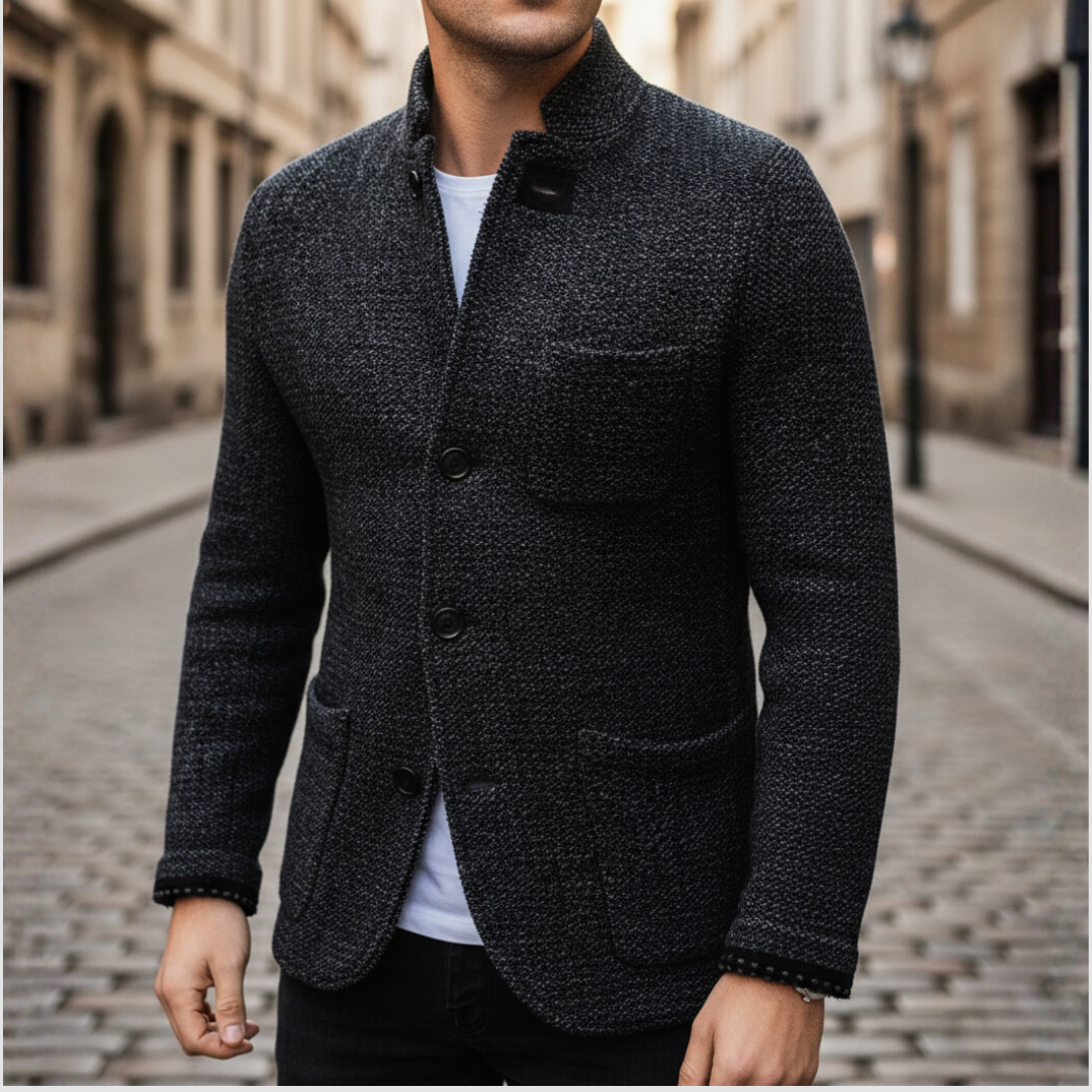 Men's slim fit jacket in black durable fabric, sharp silhouette for casual and semi-formal wear