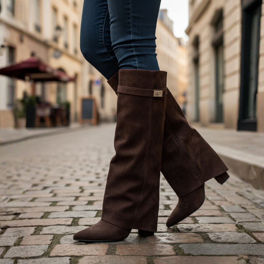 Beige leather women's boots with square heel and stiletto toe, elegant autumn-winter essential