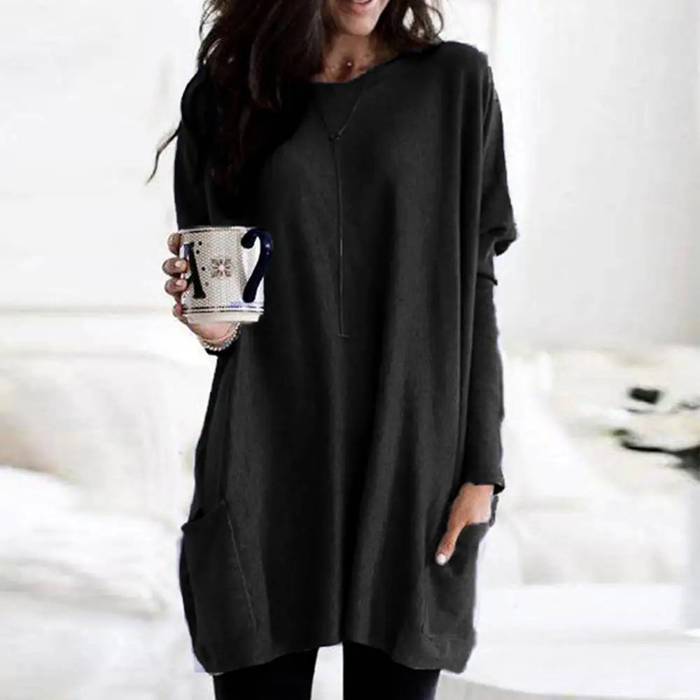 Women's oversized crew neck sweater in soft cotton blend knitwear with front pockets, relaxed fit