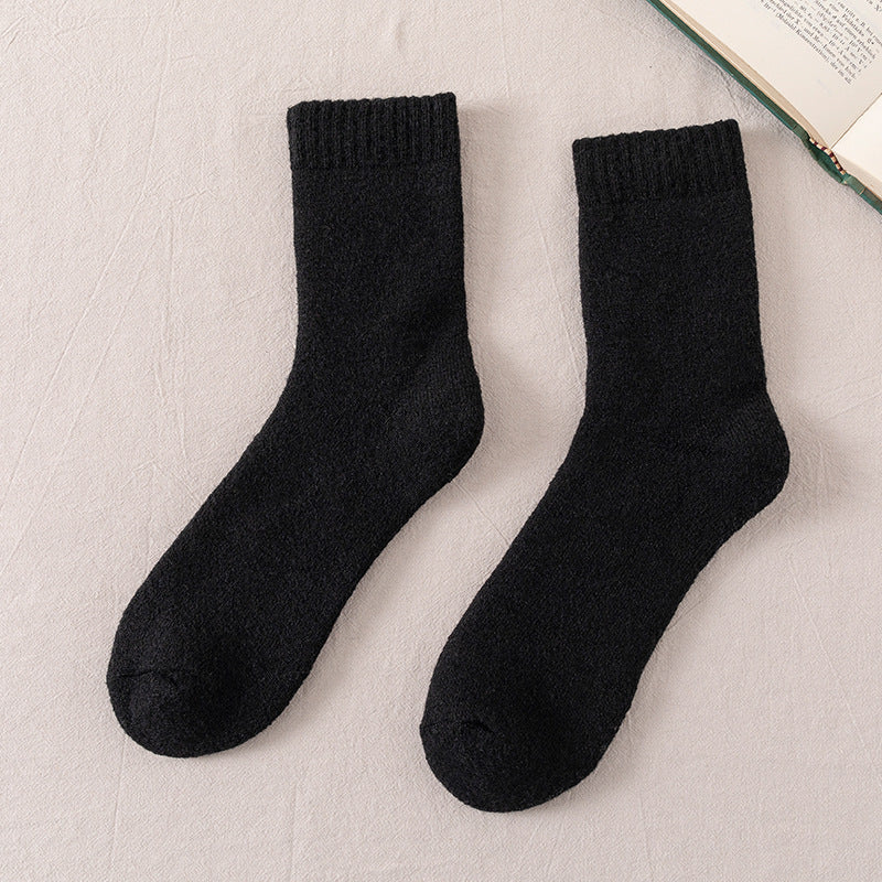 Warm unisex premium wool socks in neutral tones, cozy everyday fit with natural insulation