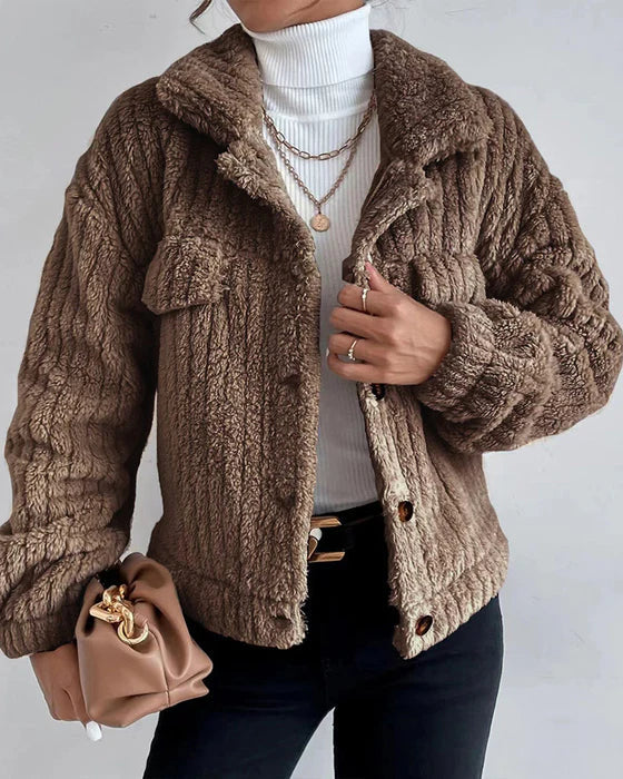 Thick winter coat with lapel and button closure, casual unisex warm everyday style