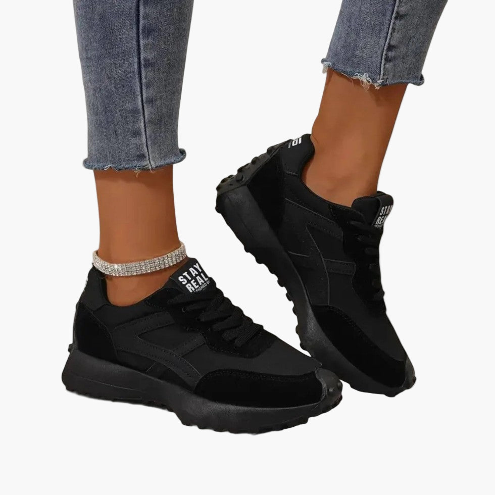 Women's cushioned running sneakers in sporty streetwear style with flexible sole for all-day comfort