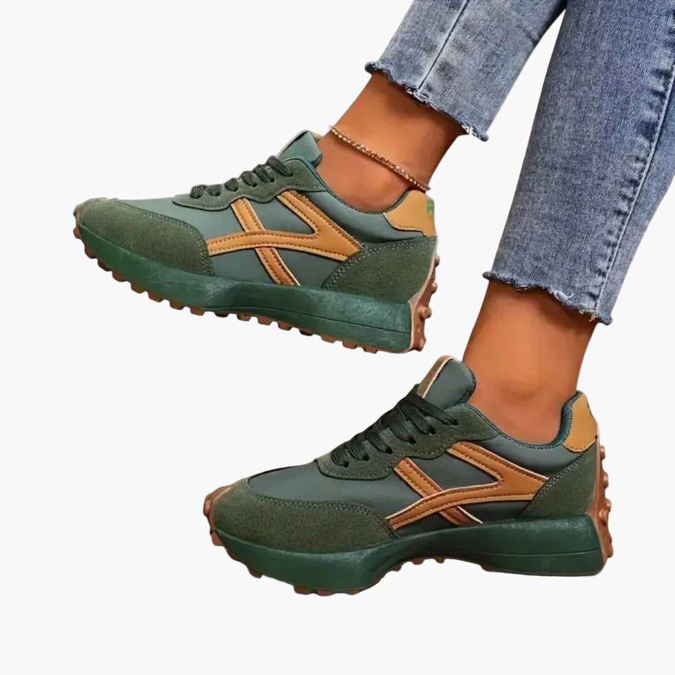 Women's cushioned running sneakers in sporty streetwear style with flexible sole for all-day comfort