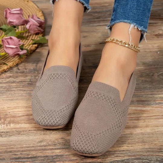 Women's low-top lace-up walking shoes by TrendAura, casual everyday sneakers with padded ankle collar