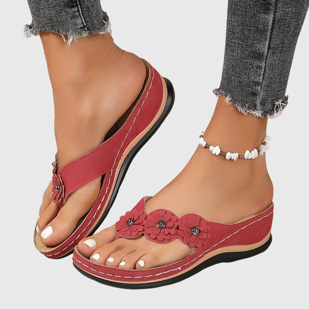 Women's casual floral sandals with thick sole, everyday comfort style in versatile neutral tones