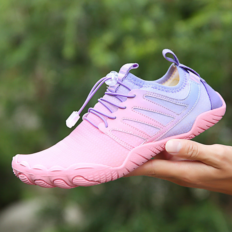 Ultra-lightweight breathable training shoes in dynamic colorway with mesh upper for athletes