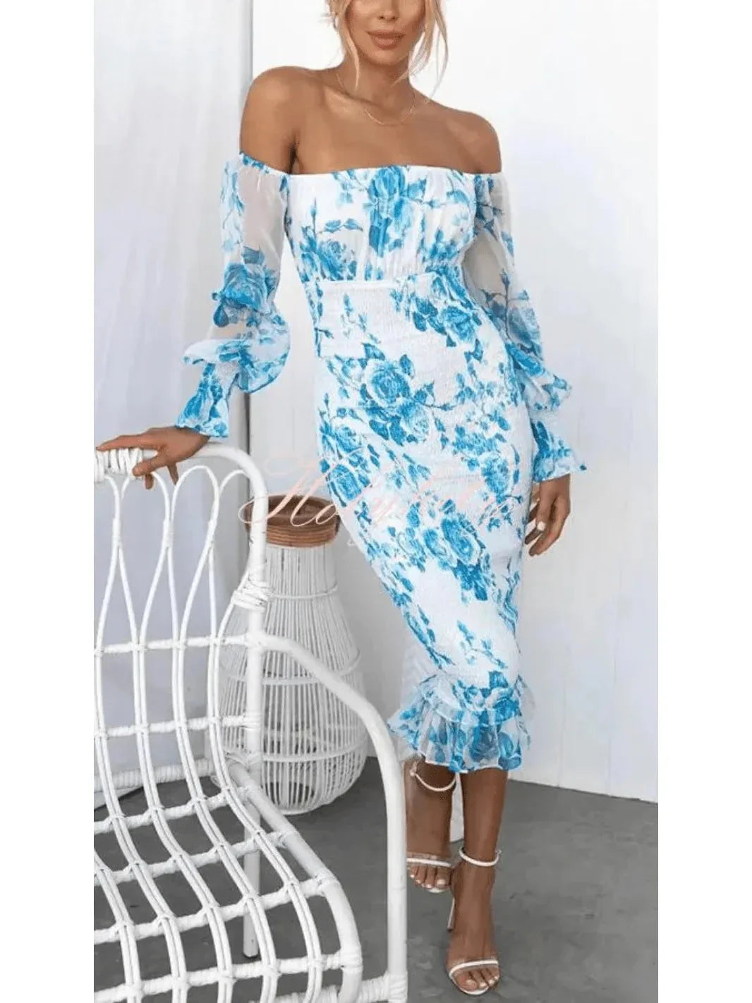 Floral print off-shoulder midi dress with romantic ruffles in delicate dahlia pattern