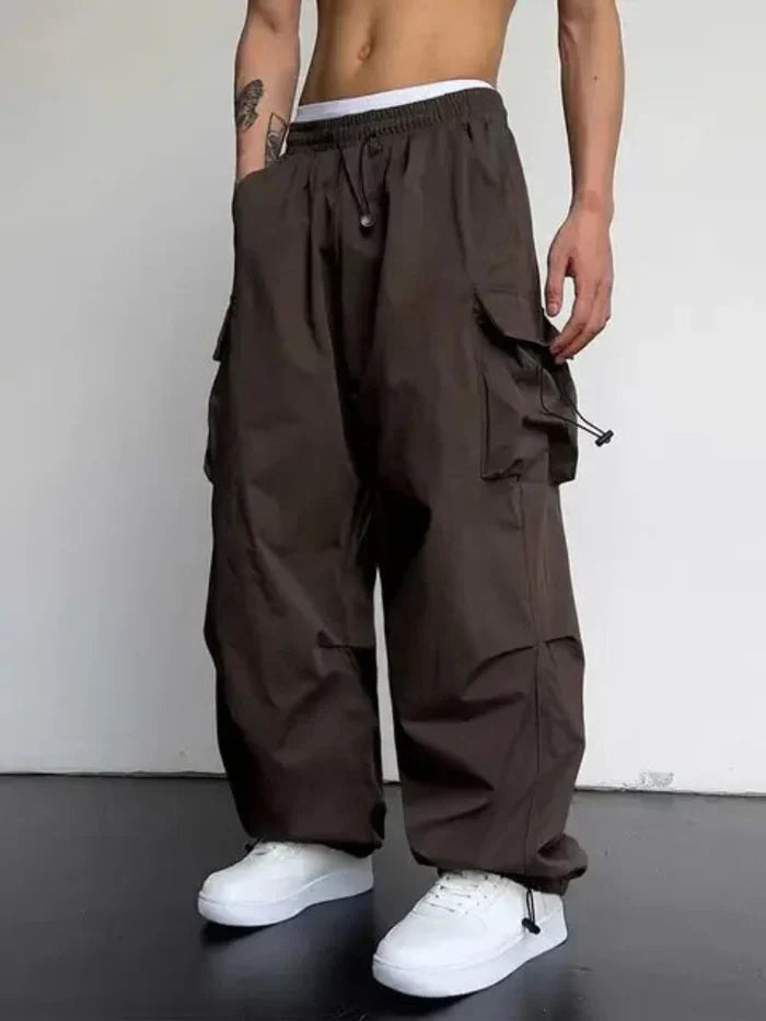 Relaxed unisex cargo trousers, loose fit with functional cargo pockets for casual everyday wear