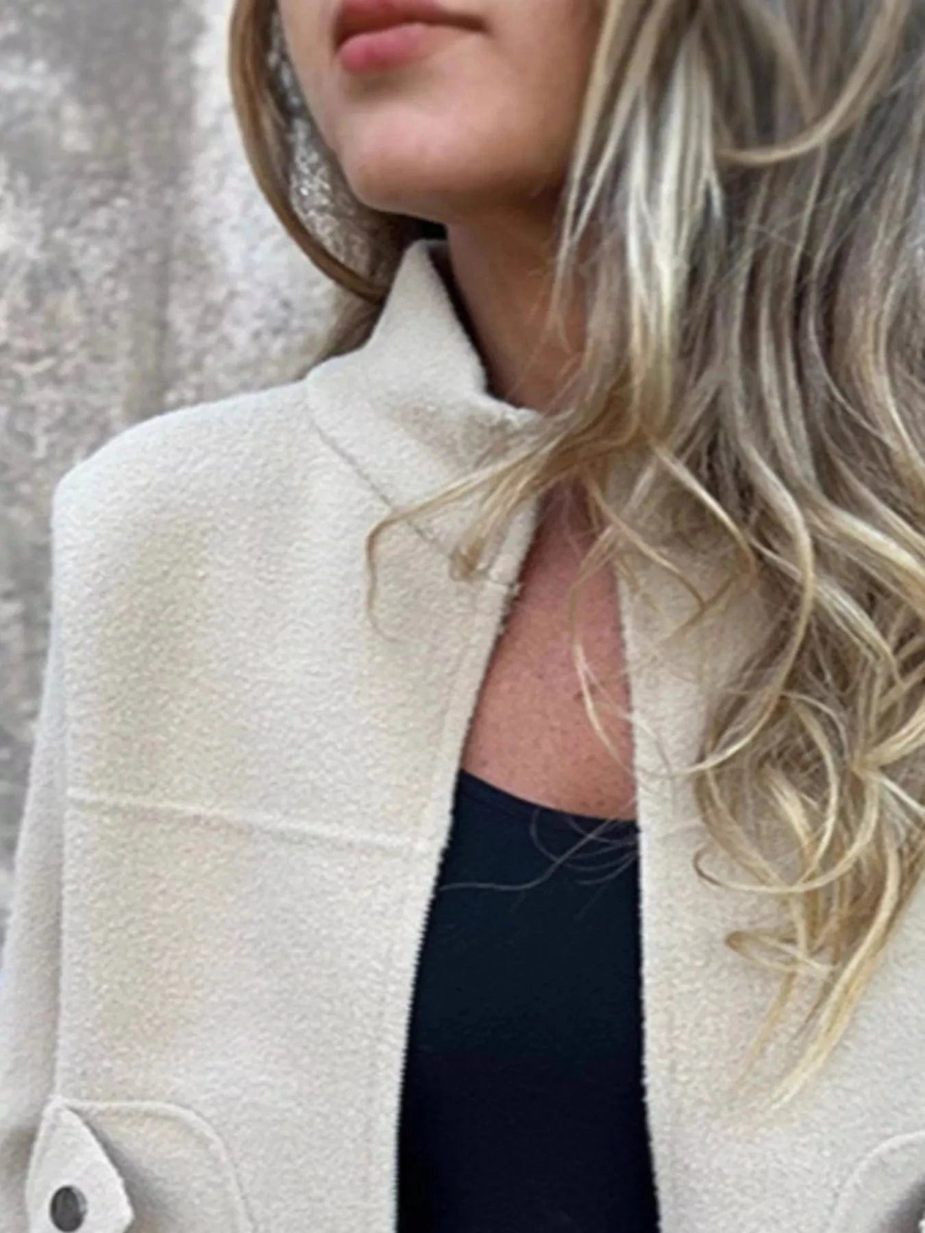Elegant women's tailored jacket with sleek straight cut for refined everyday fall style