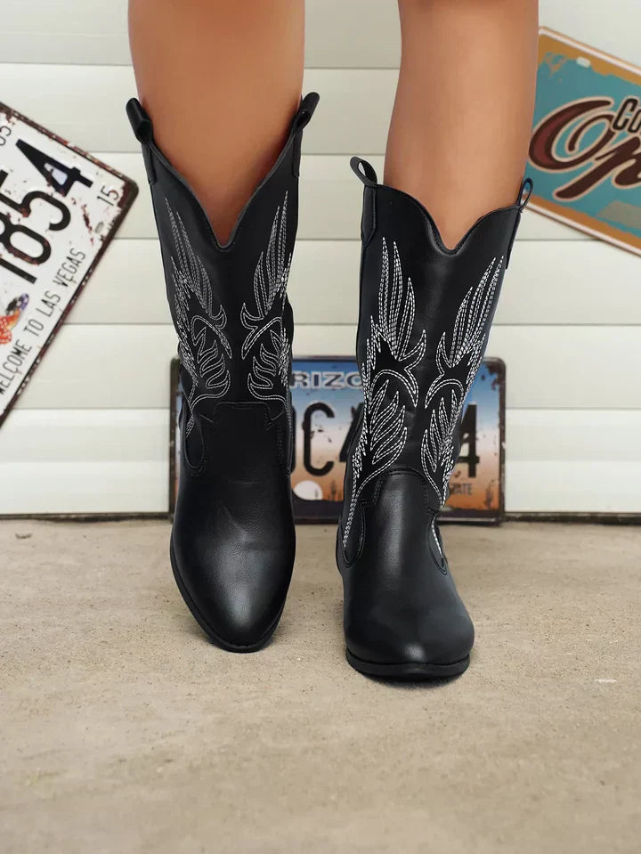 Beige women's cowboy boots with Western embroidery and shimmering eco-leather modern finish
