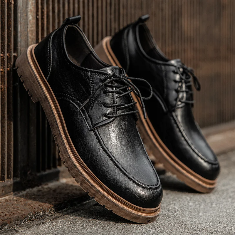 Men's brown full-grain leather Derby shoe with hand-stitched detailing and cushioned lace-up sole