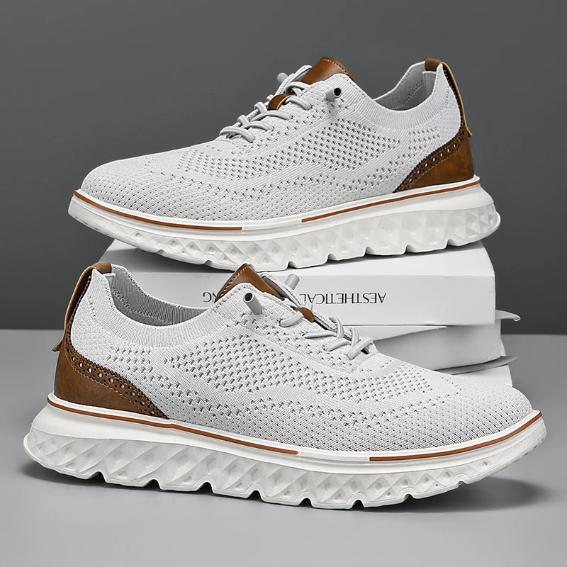 White breathable mesh Oxford sneaker with leather heel detail and ultra-light shock-absorbing sole