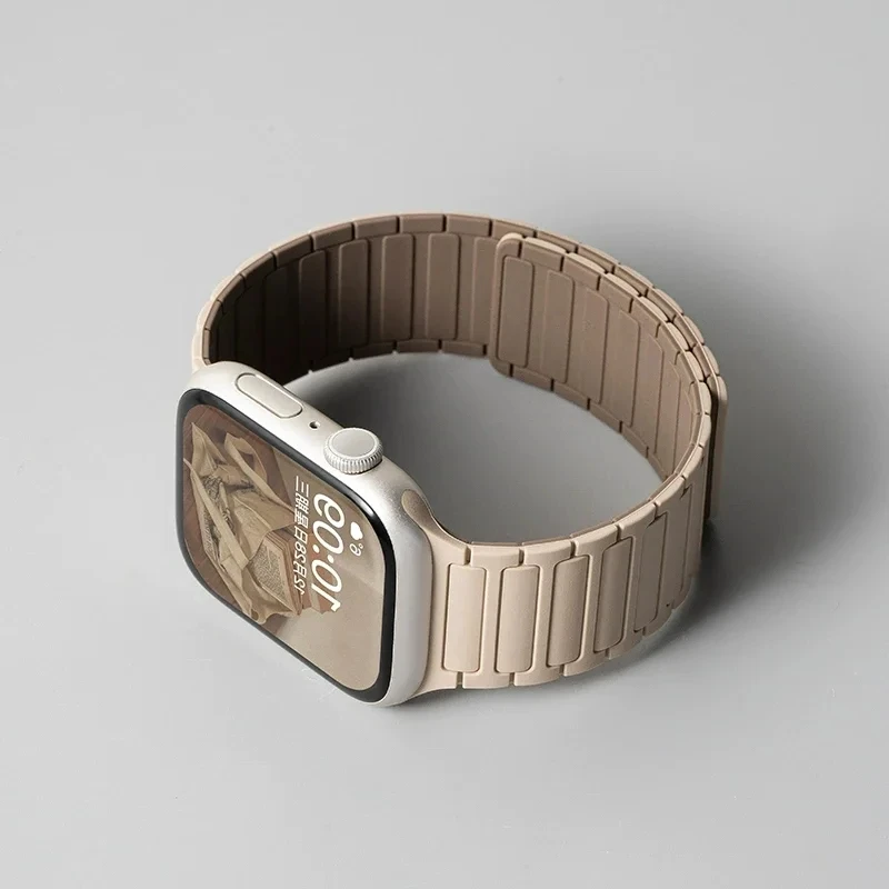 Prism ribbed silicone Apple Watch band magnetic clasp quick-adjust strap for all models everyday wear