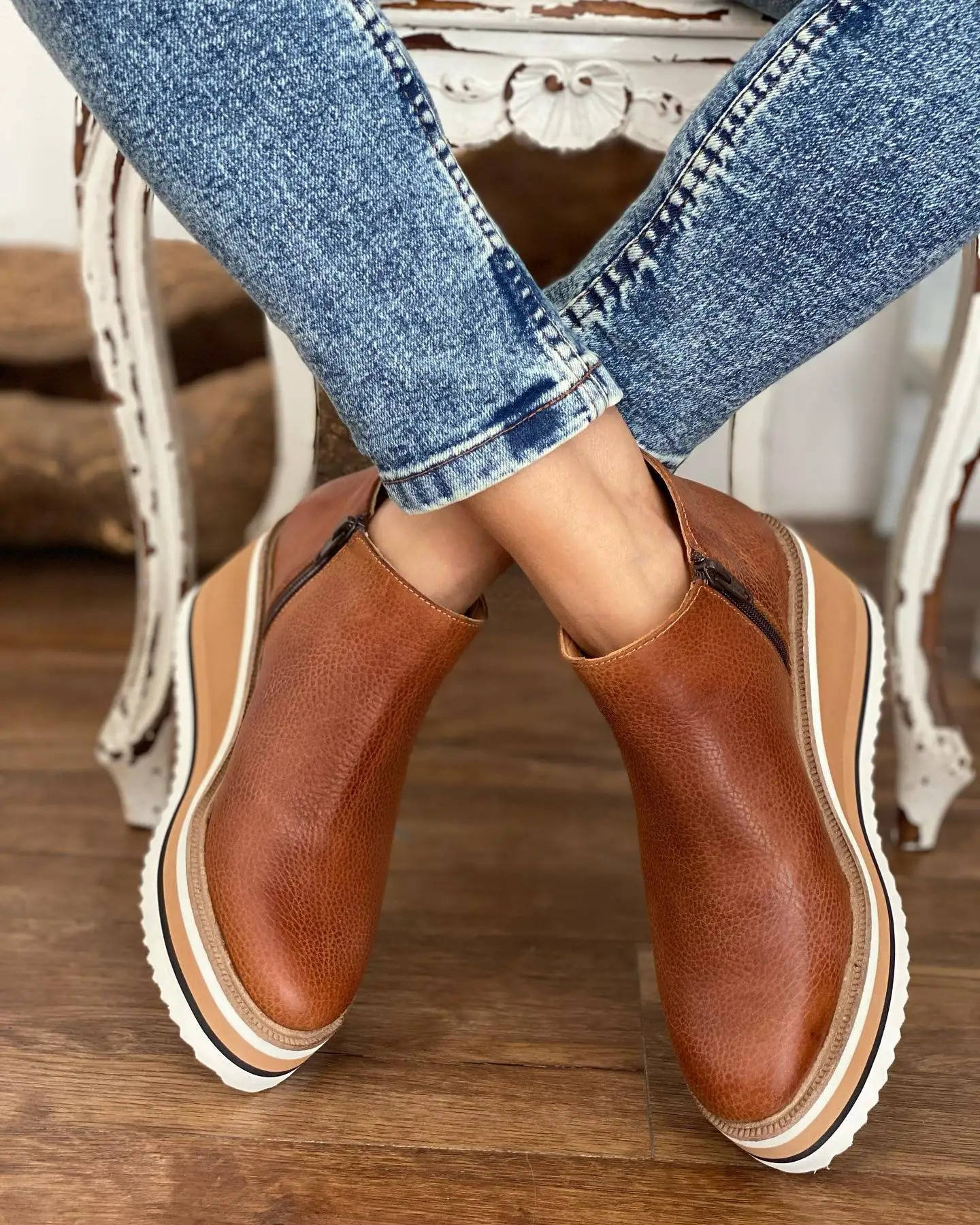 Women's waterproof PU leather ankle boots with cushioned support, versatile silhouette for all-day comfort