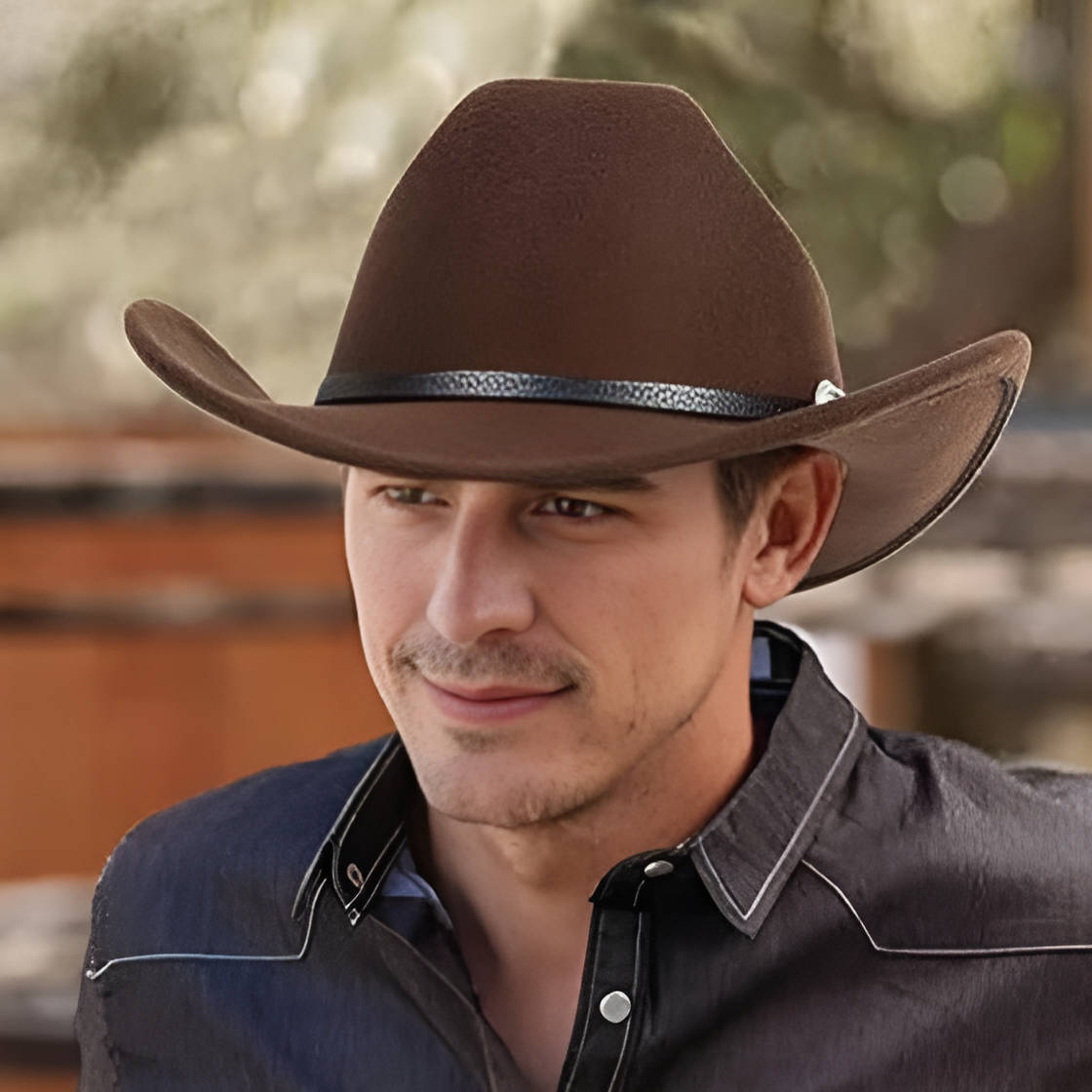 Men's rugged western cowboy hat with leather band, ranch-style wide brim for outdoor everyday wear
