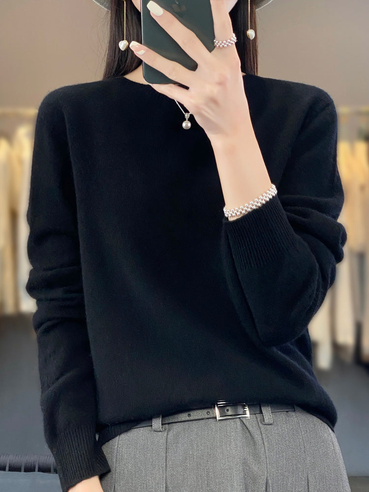 Women's beige relaxed-fit cotton knit sweater with cozy everyday style for cold weather