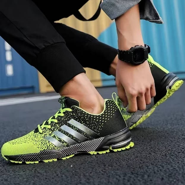Men's lightweight running shoes gray mesh breathable seamless design cushioned comfort for daily runs