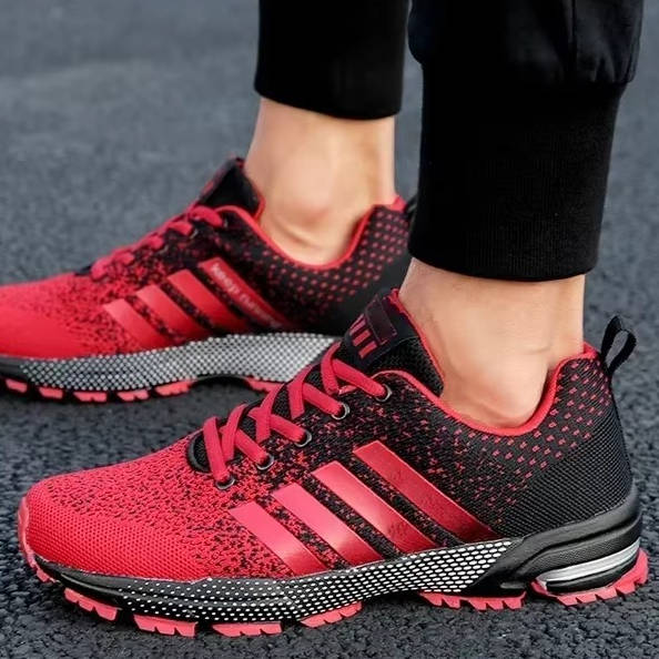 Men's lightweight running shoes breathable mesh upper cushioned sole seamless design for daily runs