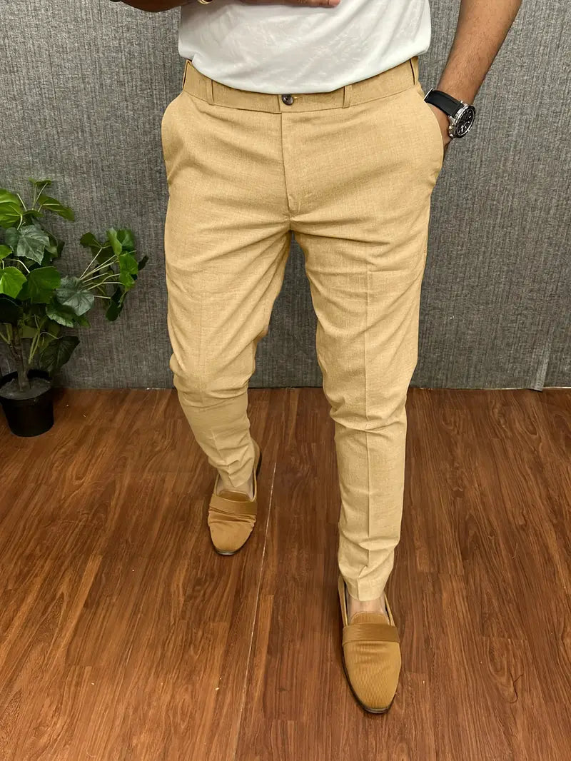 Men's elegant tailored trousers modern cut slim silhouette durable high-quality fabric refined fit