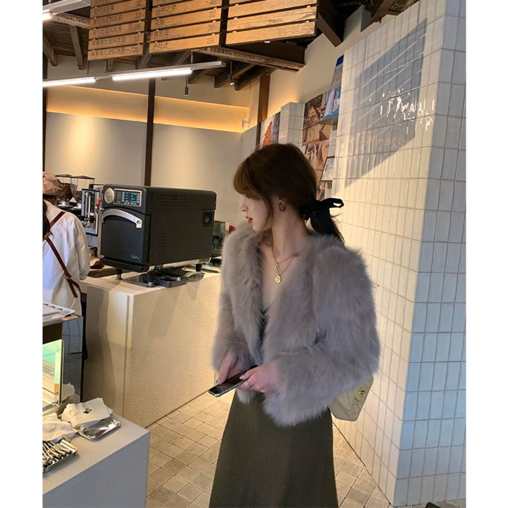 Women's short winter jacket with luxurious faux fur trim, cropped silhouette for cozy chic style