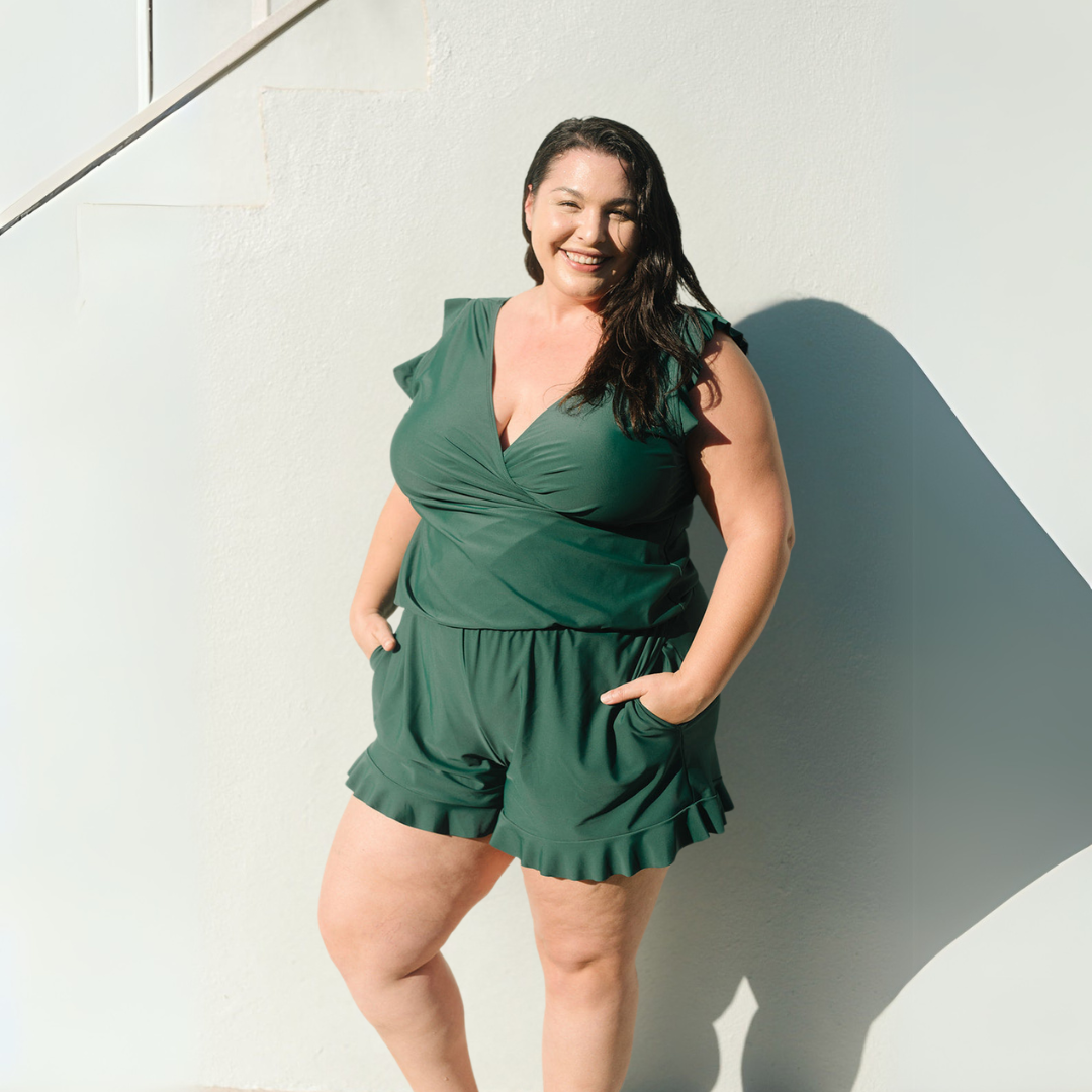 Women's short jumpsuit with integrated bra, fitted silhouette in versatile one-piece style for daily wear