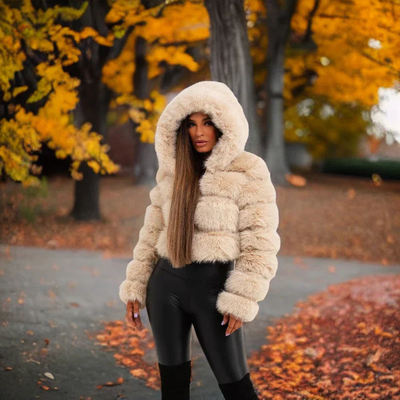 Women's Arianna elegant winter coat, timeless silhouette, premium craftsmanship, cold weather outerwear