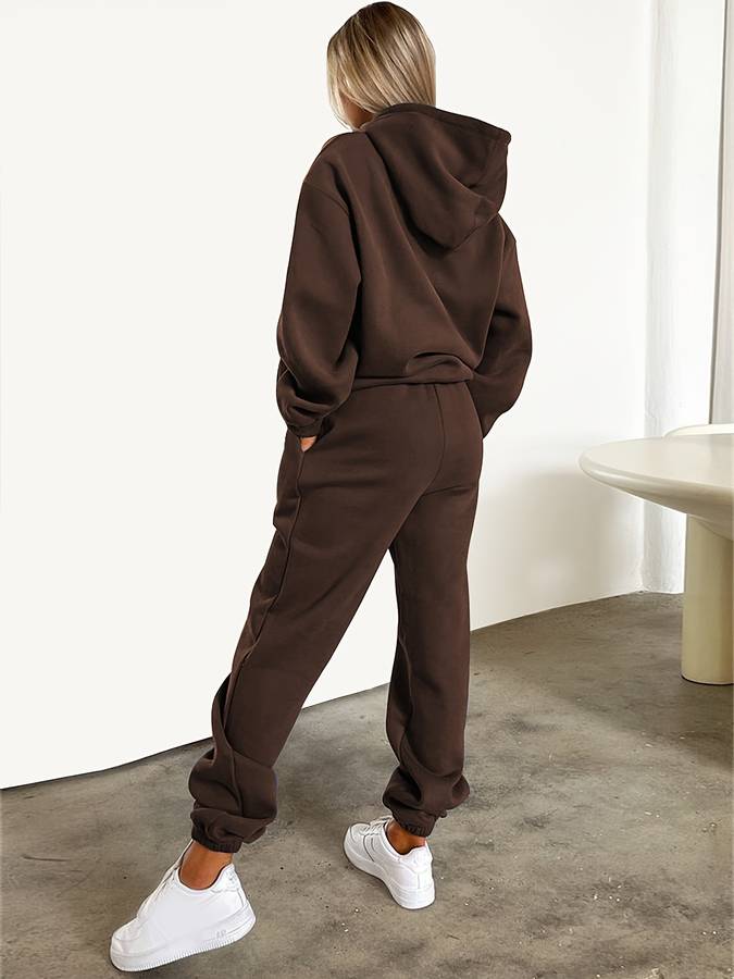 Women's hooded two-piece tracksuit set in relaxed fit with elastic waistband for casual comfort