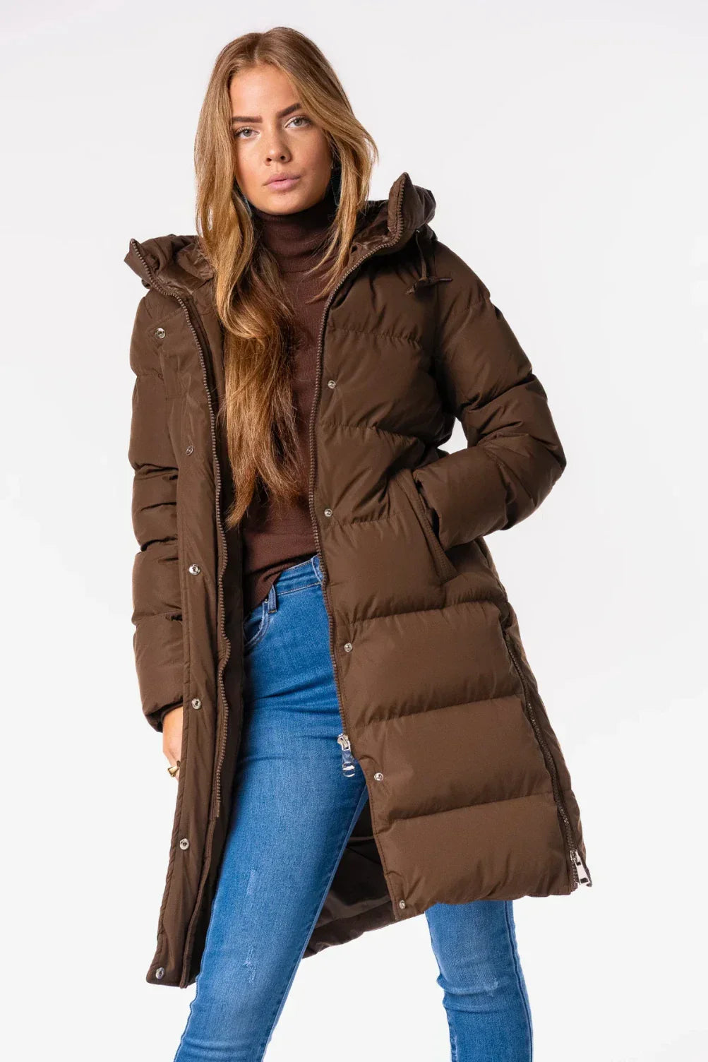 Women's slim-fit padded winter coat Lisa, cozy insulated design in trendy style for cold weather
