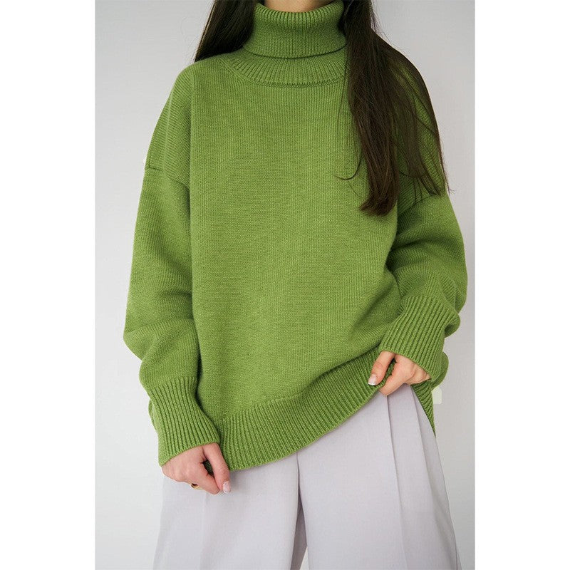 Women's relaxed-fit knitted turtleneck sweater with long sleeves, cozy high-neck design for everyday style
