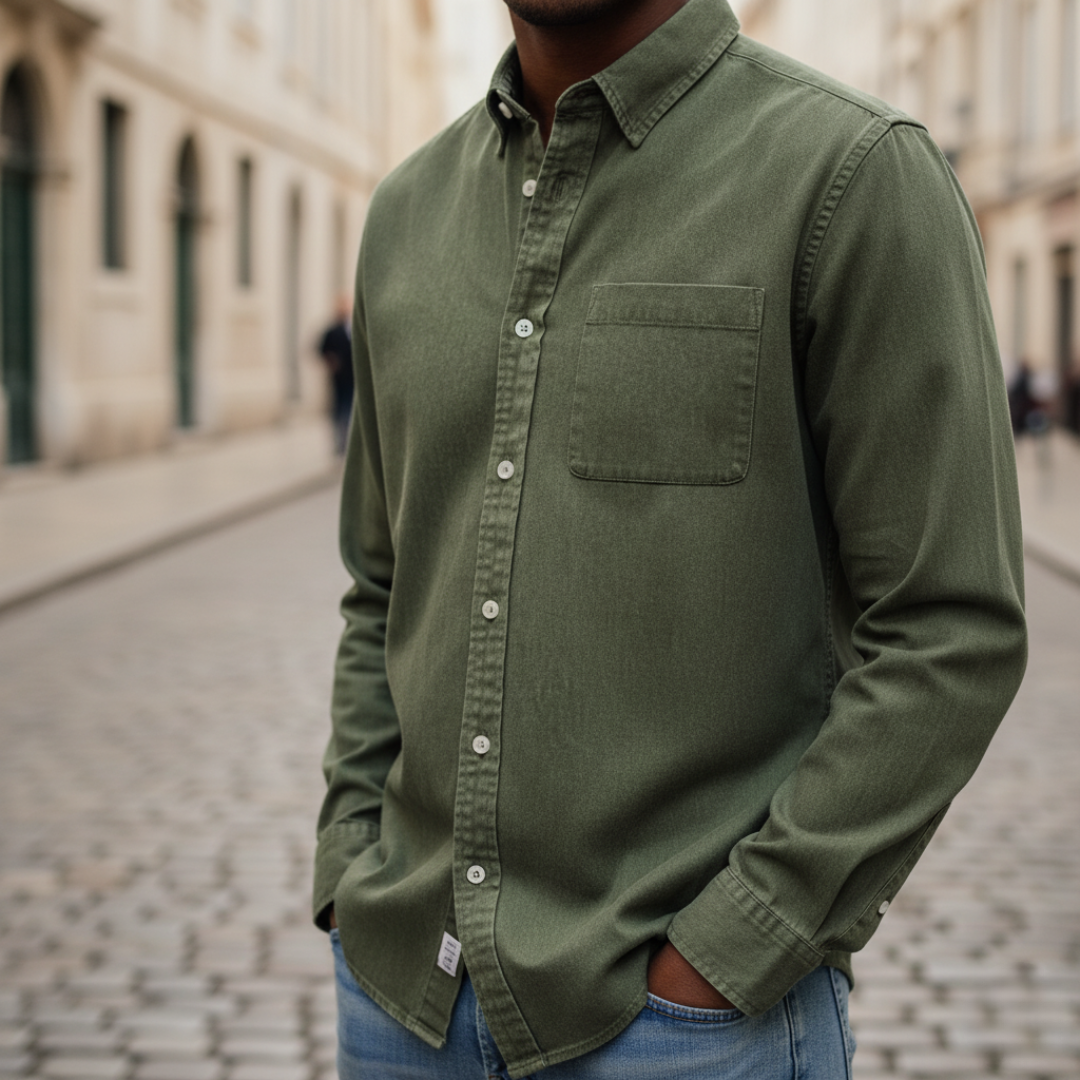 Men's button-down pocket shirt in versatile colors, relaxed fit for business casual and everyday wear