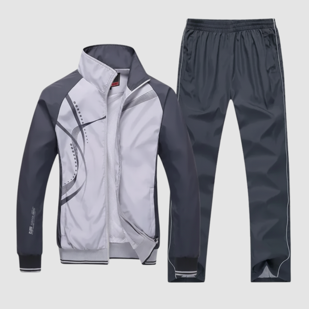 Men's mid-length winter coat with lined layered collar, front button closure and internal zipper