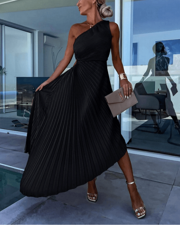 Women's one-shoulder pleated maxi dress in elegant silhouette, asymmetric neckline for galas