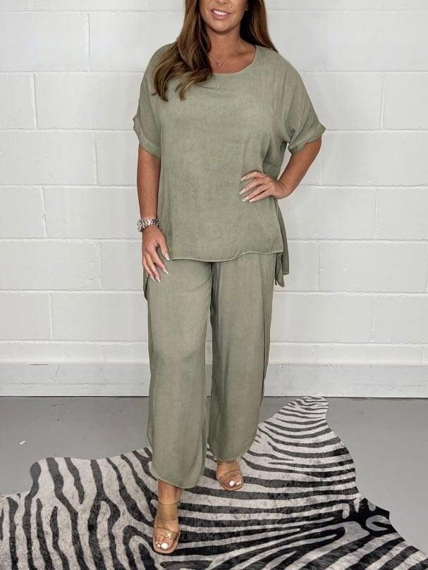 Women's floaty 2-piece wide-leg trouser set with long sleeves, elastic waist, and chic coordinated design