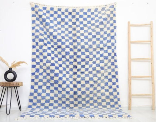 Safae Moroccan Checkered Rug 4'9" x 7'8" - Urbann-Vibe