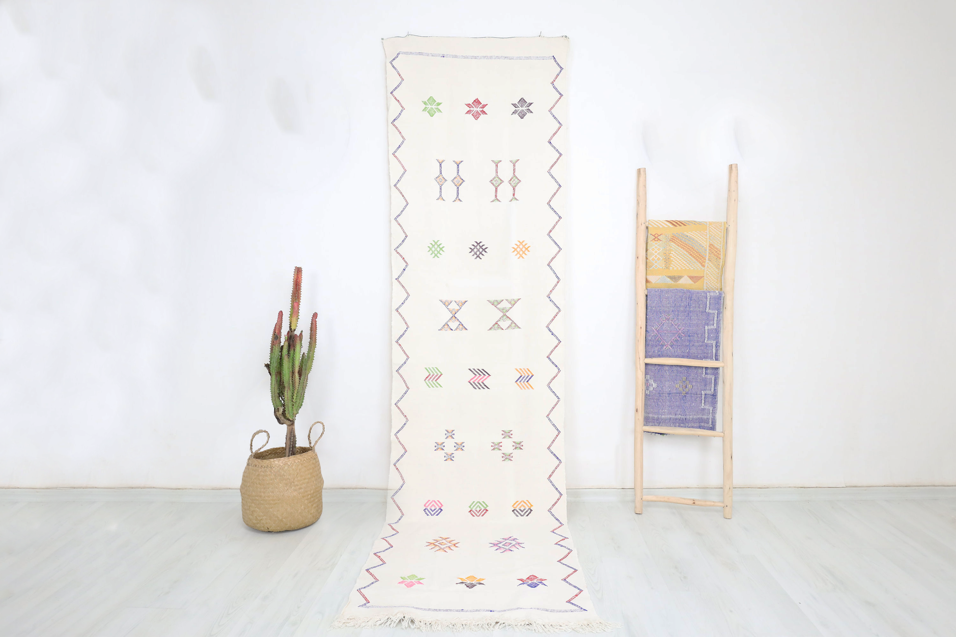 Mamma Cactus Silk Rug 2'6" X 9'4" - Urbann-Vibe
