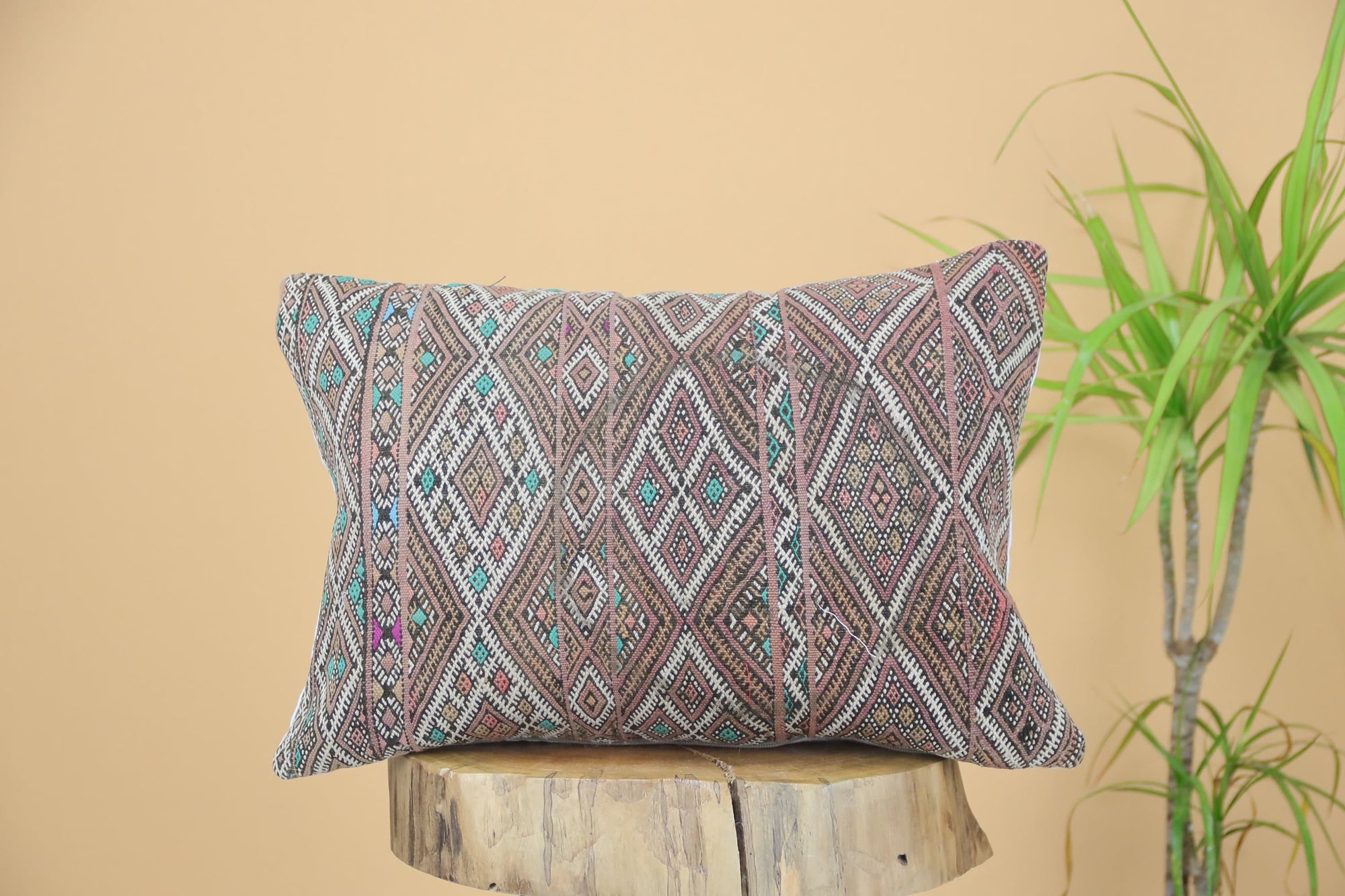 Afrukh Vintage Kilim Pillow - Urbann-Vibe