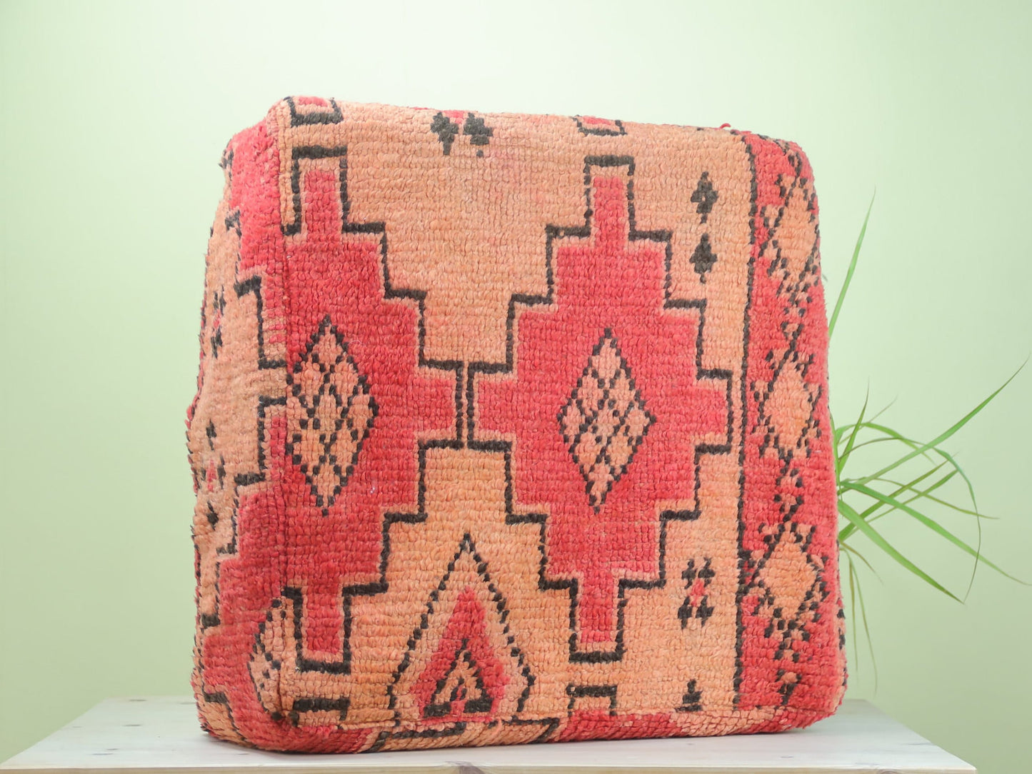 Valyrion Moroccan pouf - Urbann-Vibe