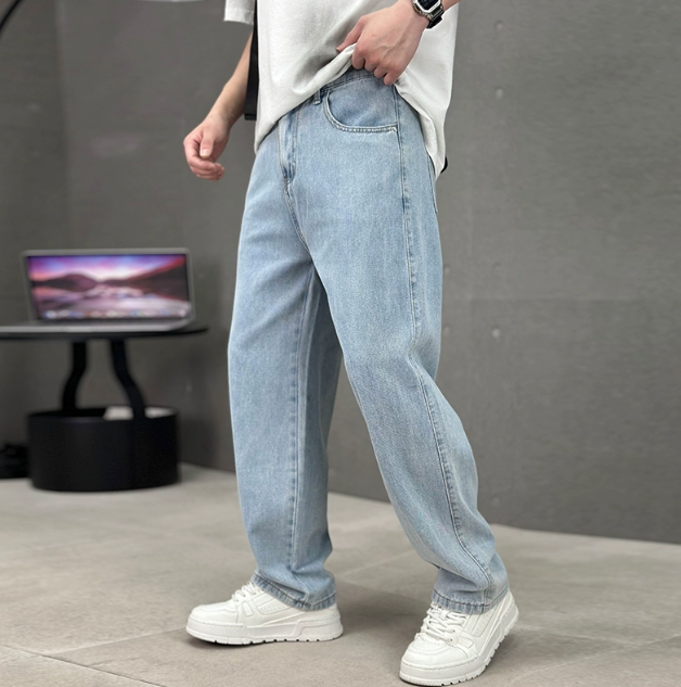 Men's loose fit straight leg denim jeans in classic blue, relaxed silhouette for everyday casual style