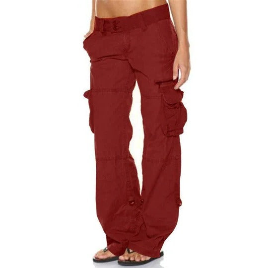 Women's relaxed-fit cargo pants with multiple thigh pockets for everyday utility and comfort
