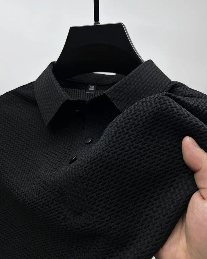 White short-sleeve mesh T-shirt regular fit with breathable ventilation panels for active wear