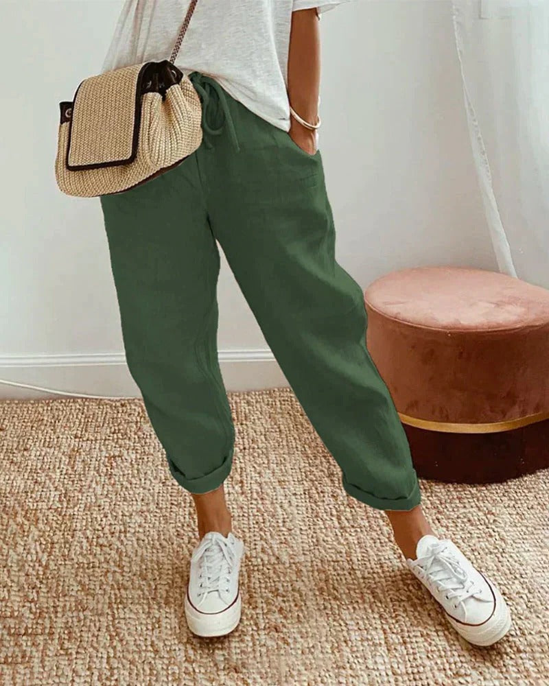 Loose fit breathable pants structured silhouette wide-cut leg relaxed everyday comfort versatile wear