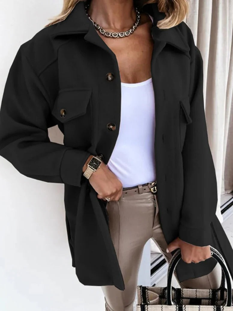 Lightweight transitional jacket straight fit with practical pockets for easy everyday movement