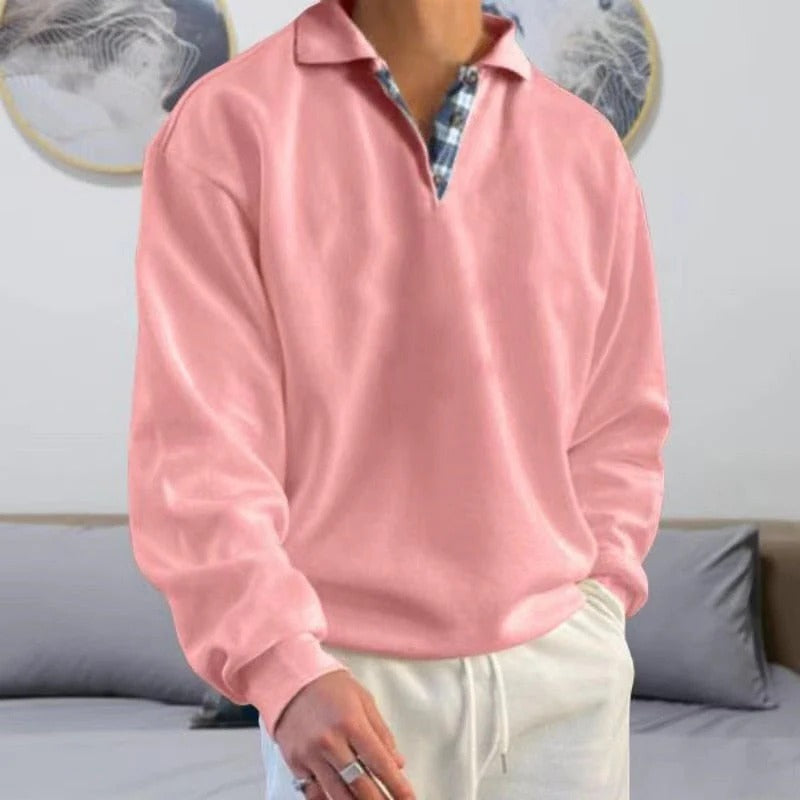 Unisex straight-cut pullover in neutral tones, classic silhouette with adaptable fit for all body types